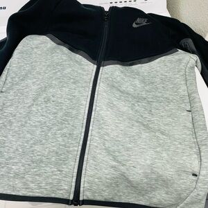 Boys nike tech set! 
Pants are not as black anymore. 
Jacket like new.